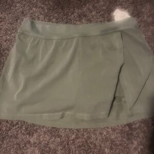 American Eagle Outfitters Olive Mini SKORT